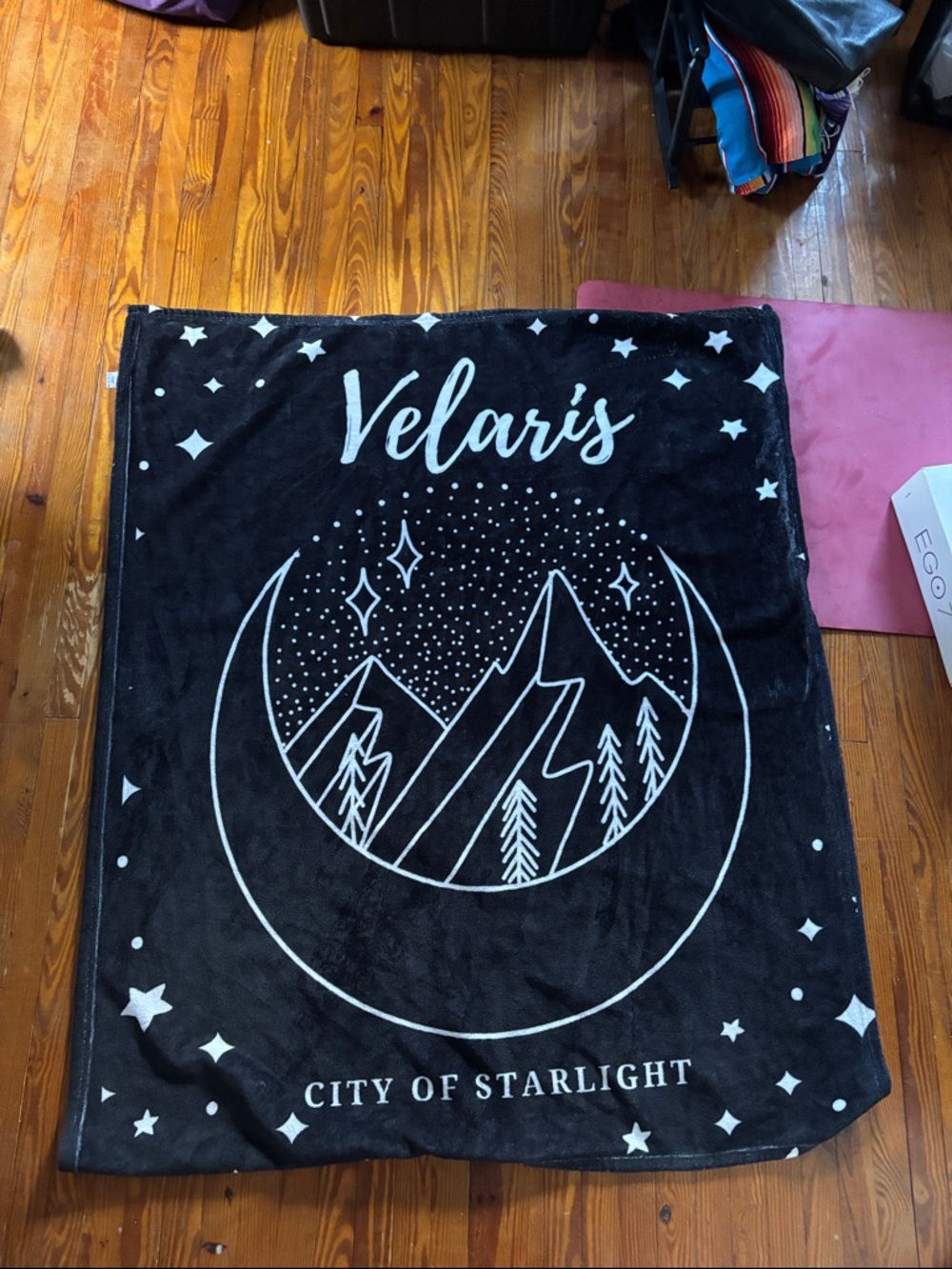 A Court of Thorns and Roses  Velaris Blanket